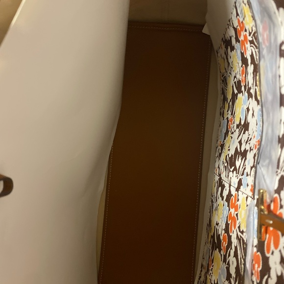 NEW Tory Burch Kerrington Tote - Picture 8 of 8